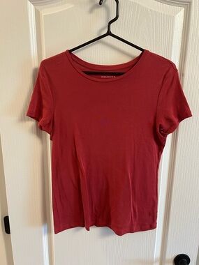Talbots Short Sleeve Crewneck Tee in Burgundy Red